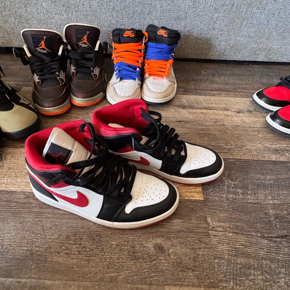 Nike Air Jordan 1 High OG in Red, Black, and White - Picture 1 of 3